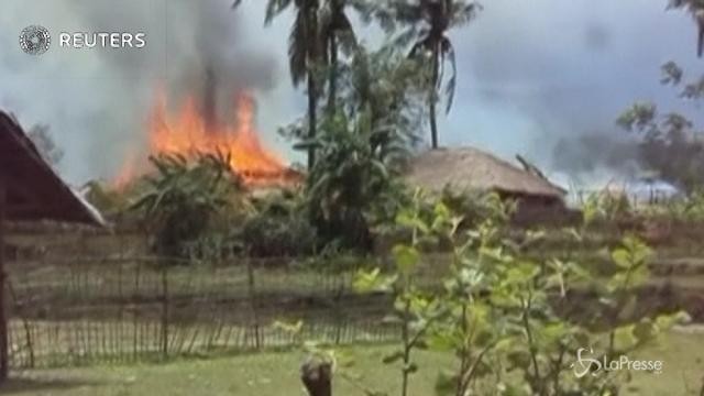 Myanmar, il video di un rifugiato Rohingya mostra villaggi in fiamme