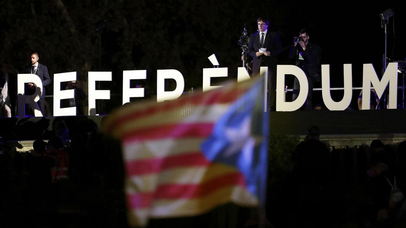 Referendum Catalogna un mese di scontri tra Madrid e Barcellona