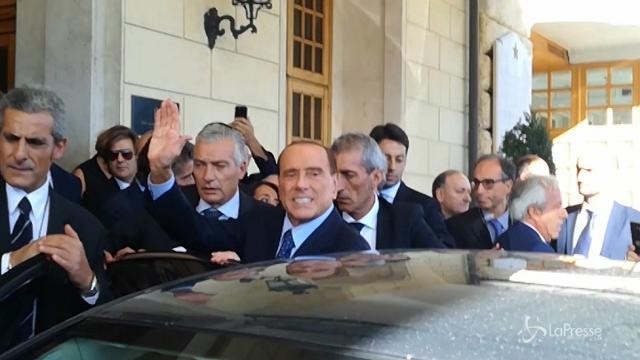 Berlusconi lascia la kermesse di Fiuggi con Francesca Pascale