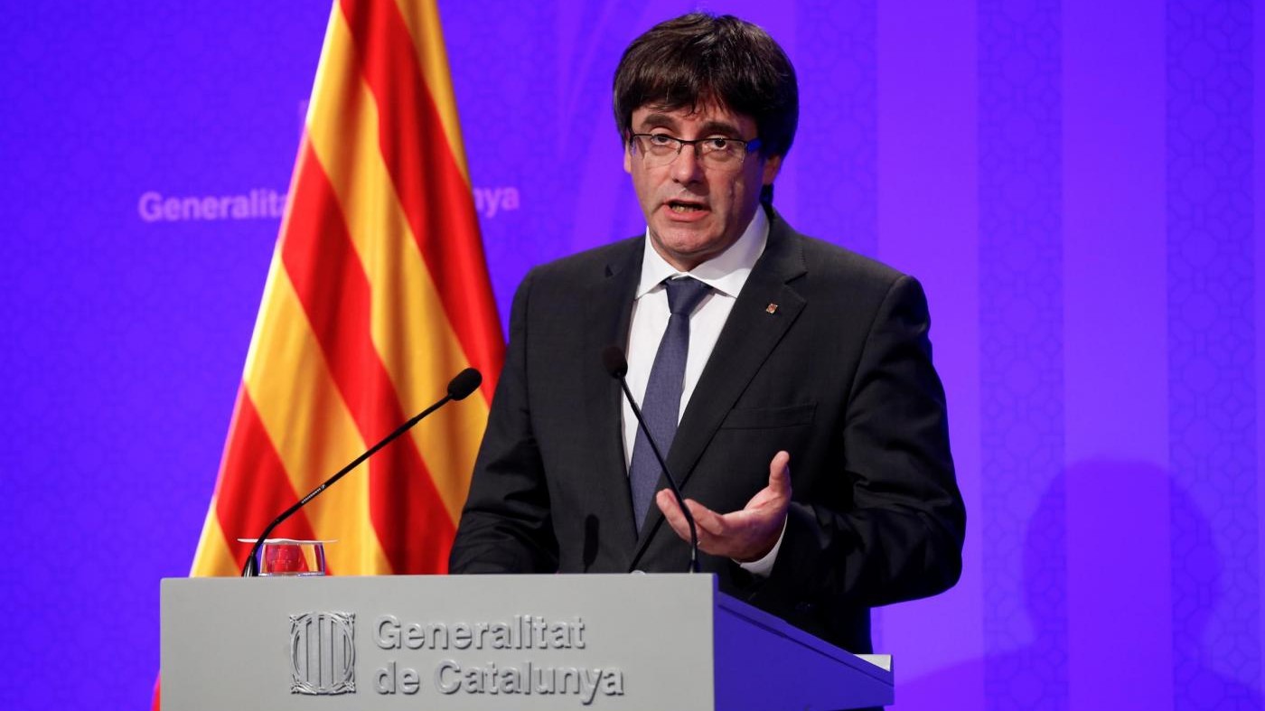 Catalogna, Puigdemont: “Dichiarazione d’indipendenza in arrivo”. Re Felipe: “Violate Costituzione”