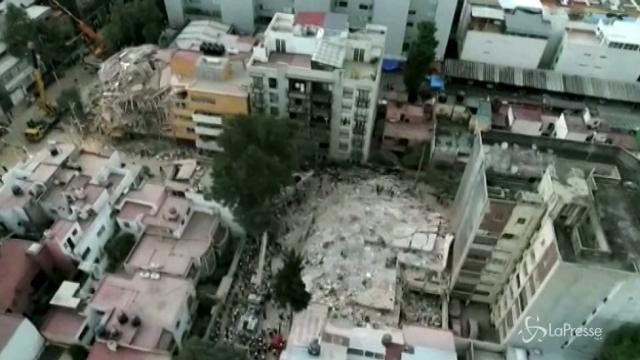 Sisma Messico, le immagini aeree dei danni nella capitale