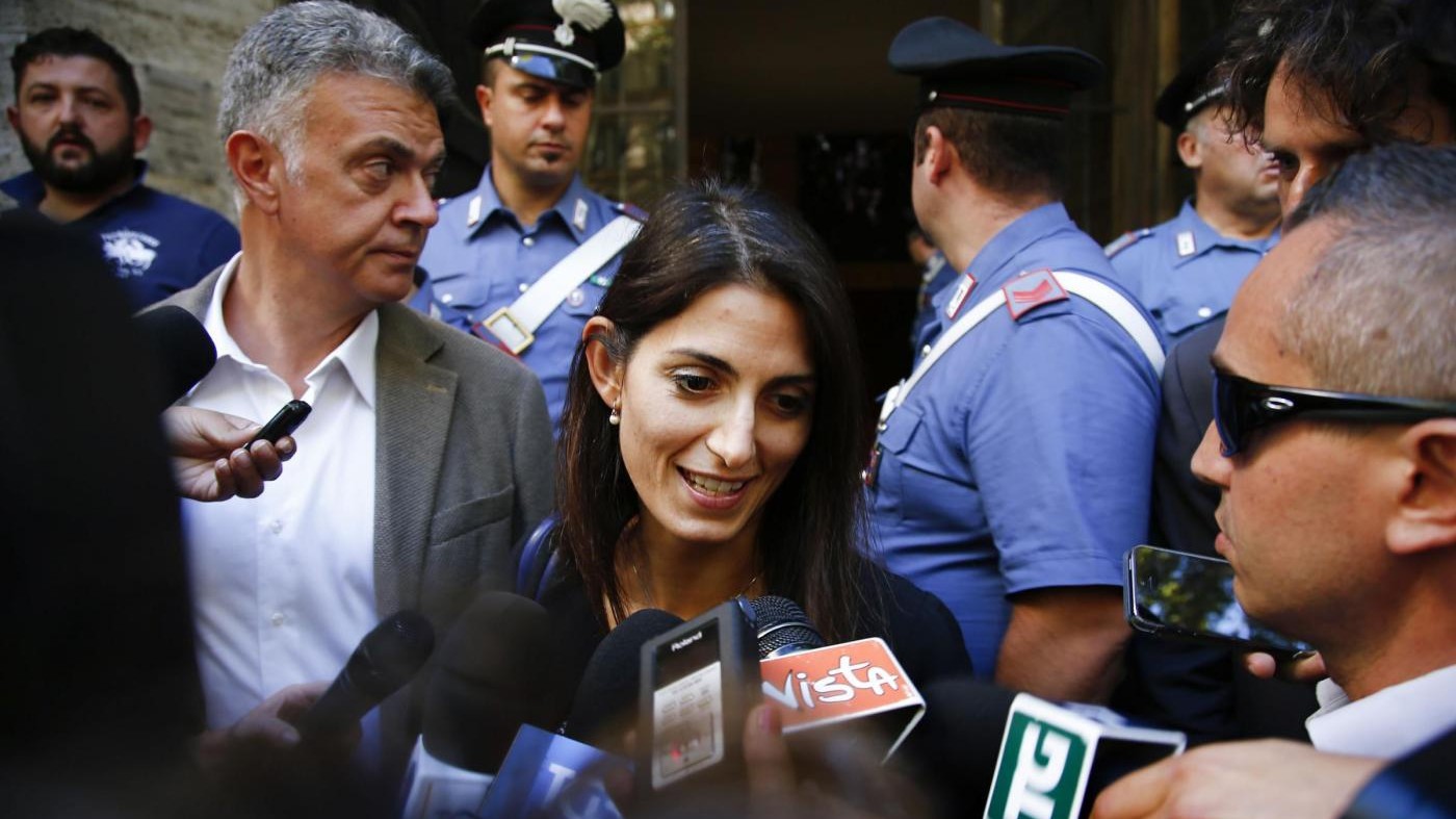 Roma, Raggi vede Calenda: “Ci siamo chiariti. Avanti col tavolo”