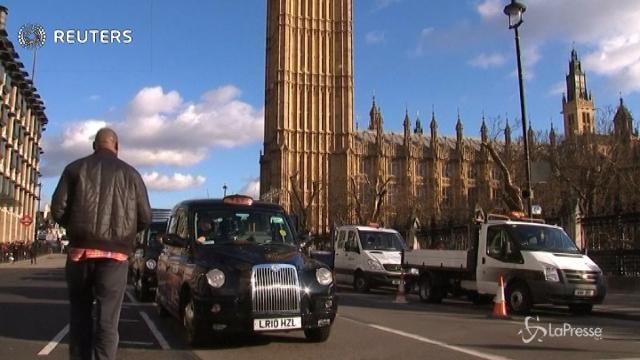 Londra, stop a Uber: “Non garantisce sicurezza”