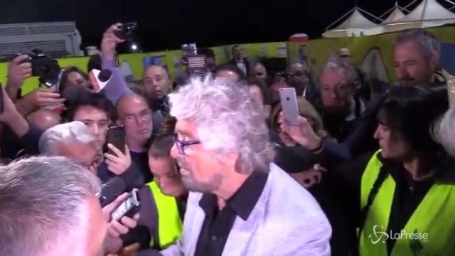 Grillo apre spiraglio a Fico: “Se vuole parla”