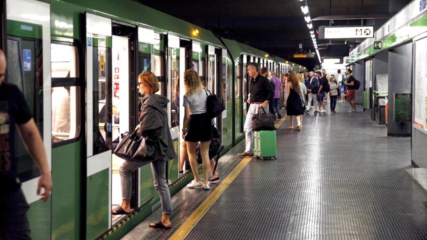 Milano, deraglia la metro verde. Nessun ferito, 400 evacuati