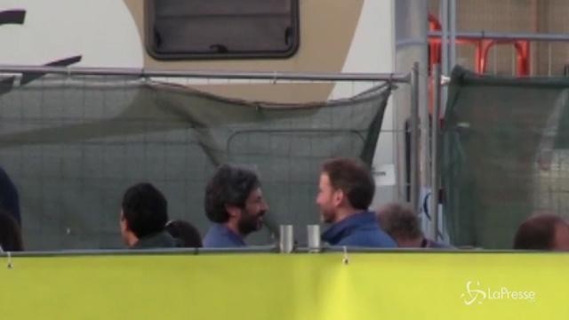 A Rimini il saluto tra Fico e Casaleggio