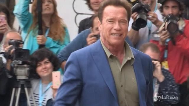 VIDEO Bagno di folla per Schwarzenegger al festival del cinema basco