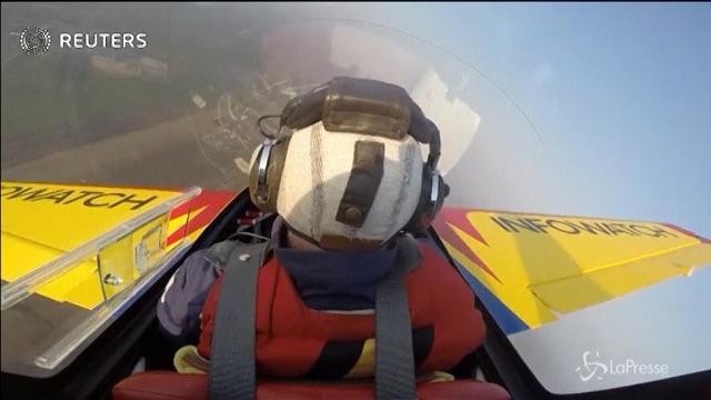 Le incredibili evoluzioni degli aerei ai mondiali di volo acrobatico