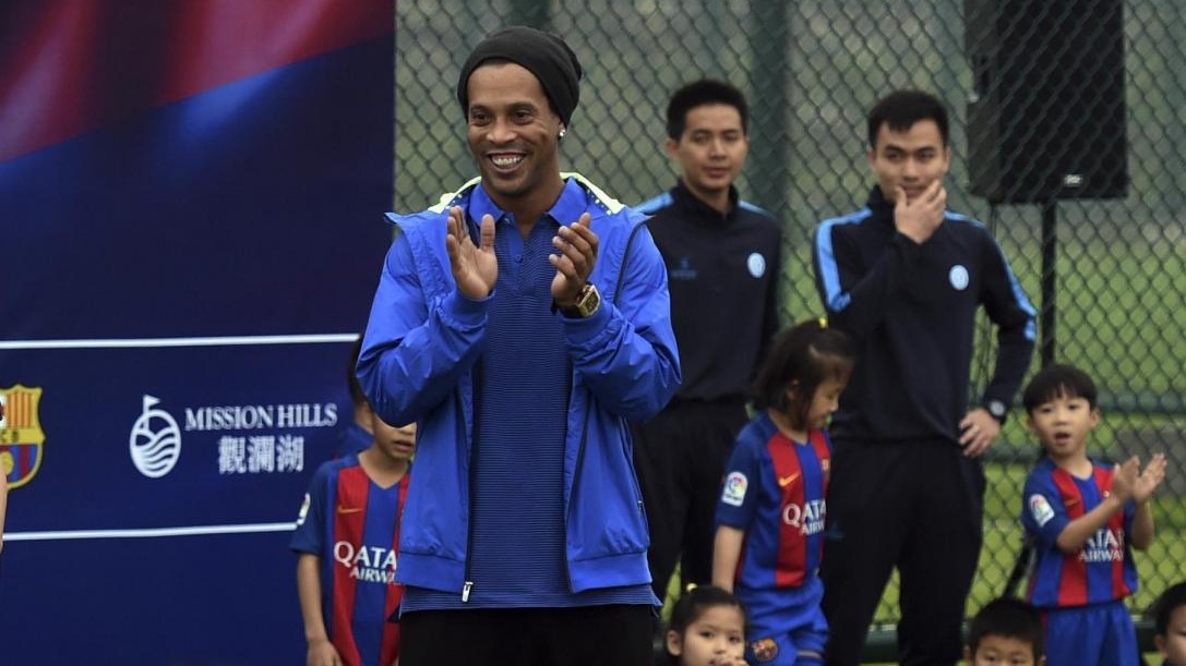 Ronaldinho: “Napoli da scudetto. Dybala tra i 10 più forti”