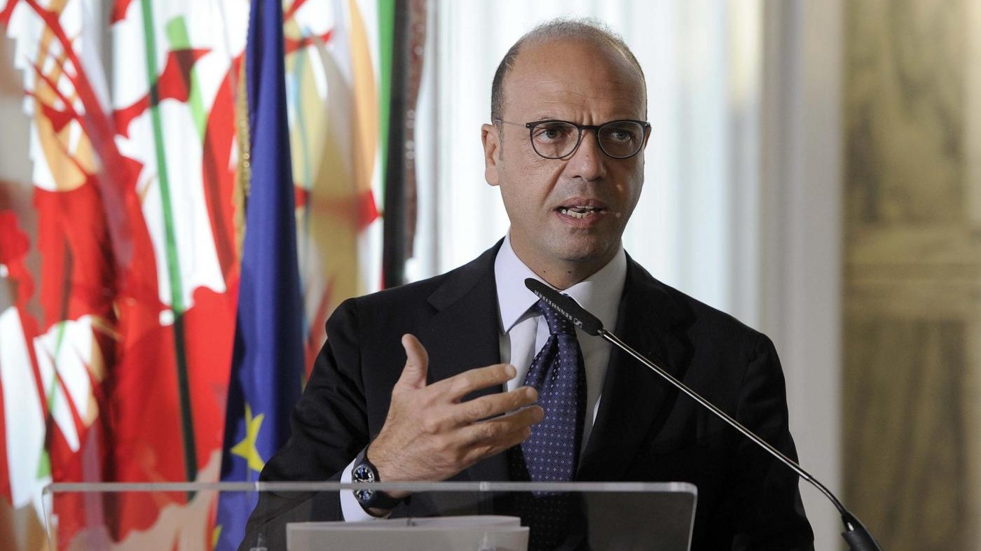 Catalogna, Alfano: “Dichiarazione Puigdemont è inaccettabile”