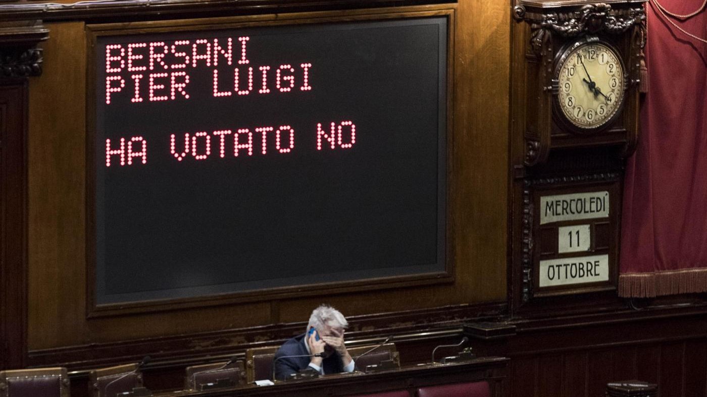 Rosatellum, governo incassa la prima fiducia. Di Battista: “Solo Mussolini fece una cosa simile”
