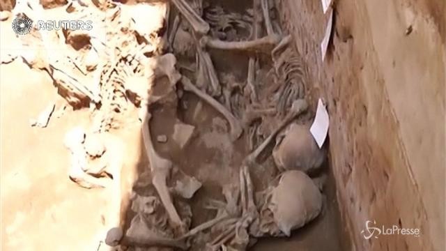 Perù, scoperto un cimitero millenario con nove vittime sacrificali