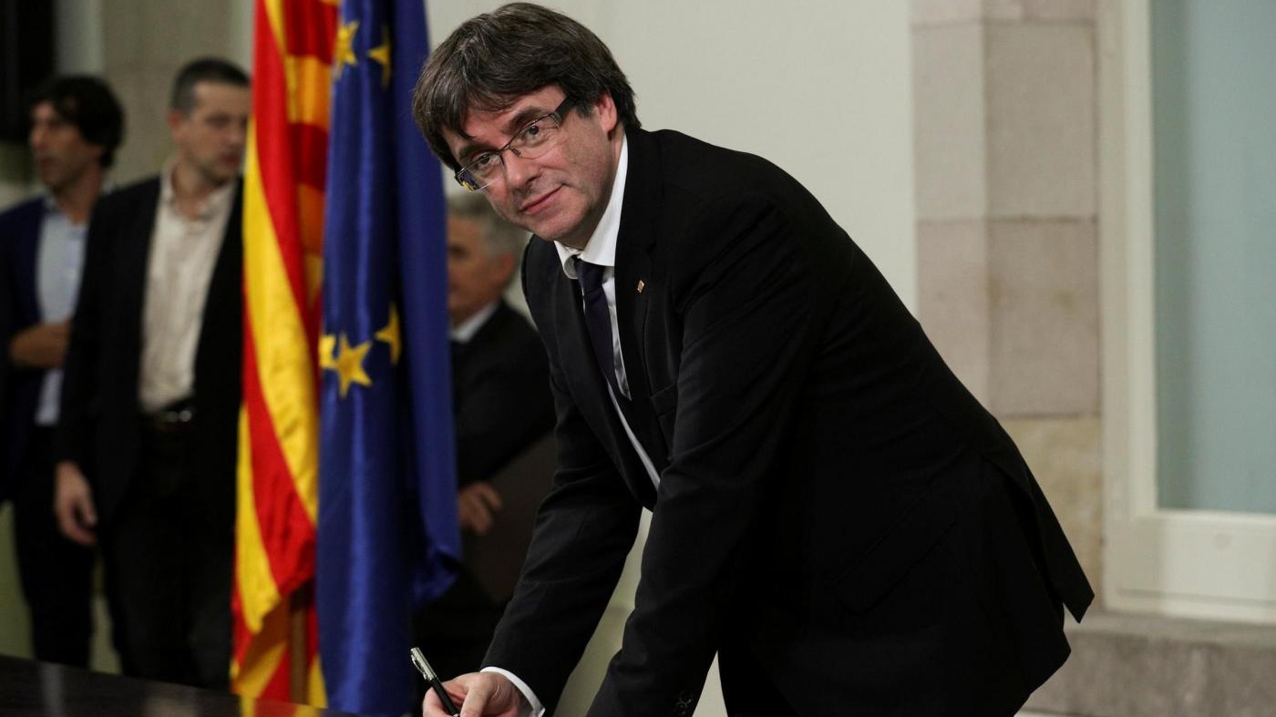 Catalogna, Madrid: “Puigdemont ha chance per tornare alla legalità”