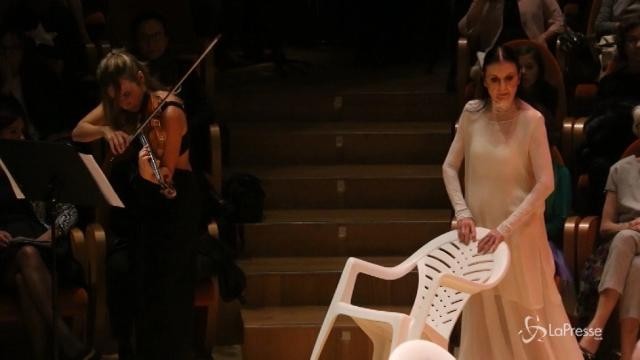 Carla Fracci sulle punte a 81 anni