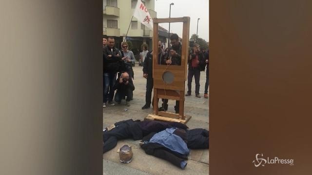 VIDEO Violenze al G7 di Torino: Di Maio contro Renzi
