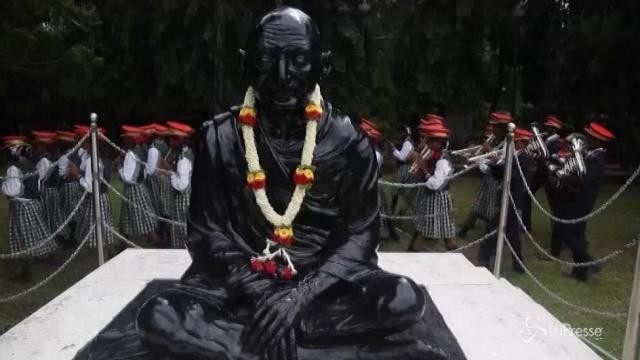 India, celebrazioni per l’anniversario della nascita  di Gandhi