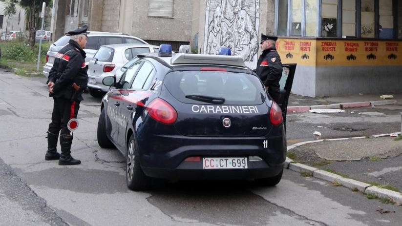 Il fidanzato incontra altre donne e lei lo accoltella: arrestata