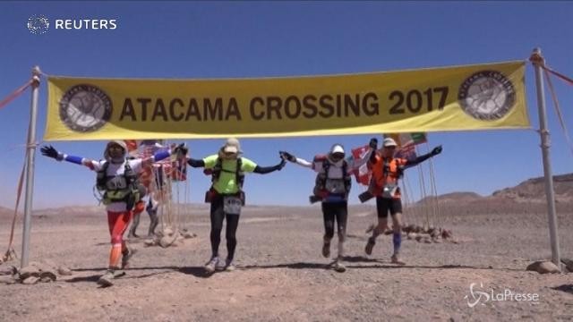 Tra rocce, canyon e raffiche di vento: è iniziata l’Atacama Crossing