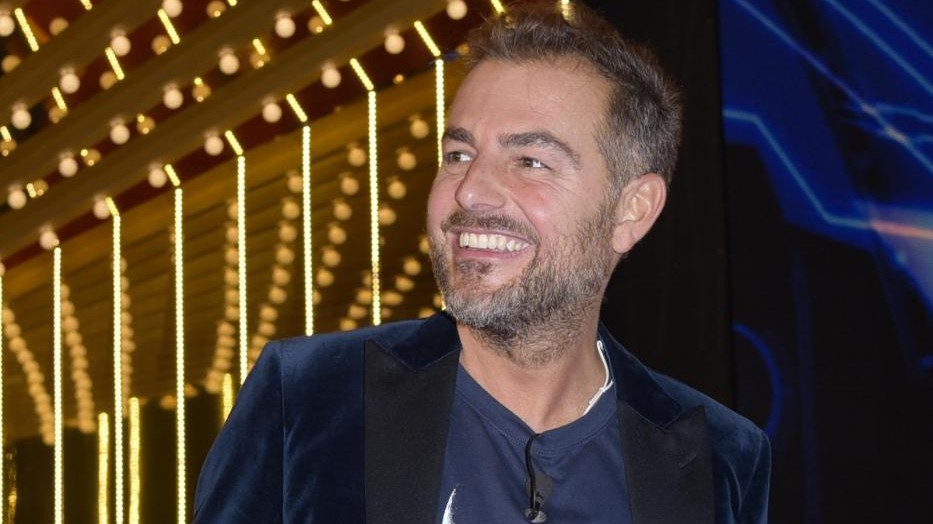 Grande Fratello Vip: Bossari lascia per “gravi motivi personali”
