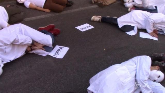 Roma, flash mob dei ricercatori davanti al Ministero dell’economia e delle finanze