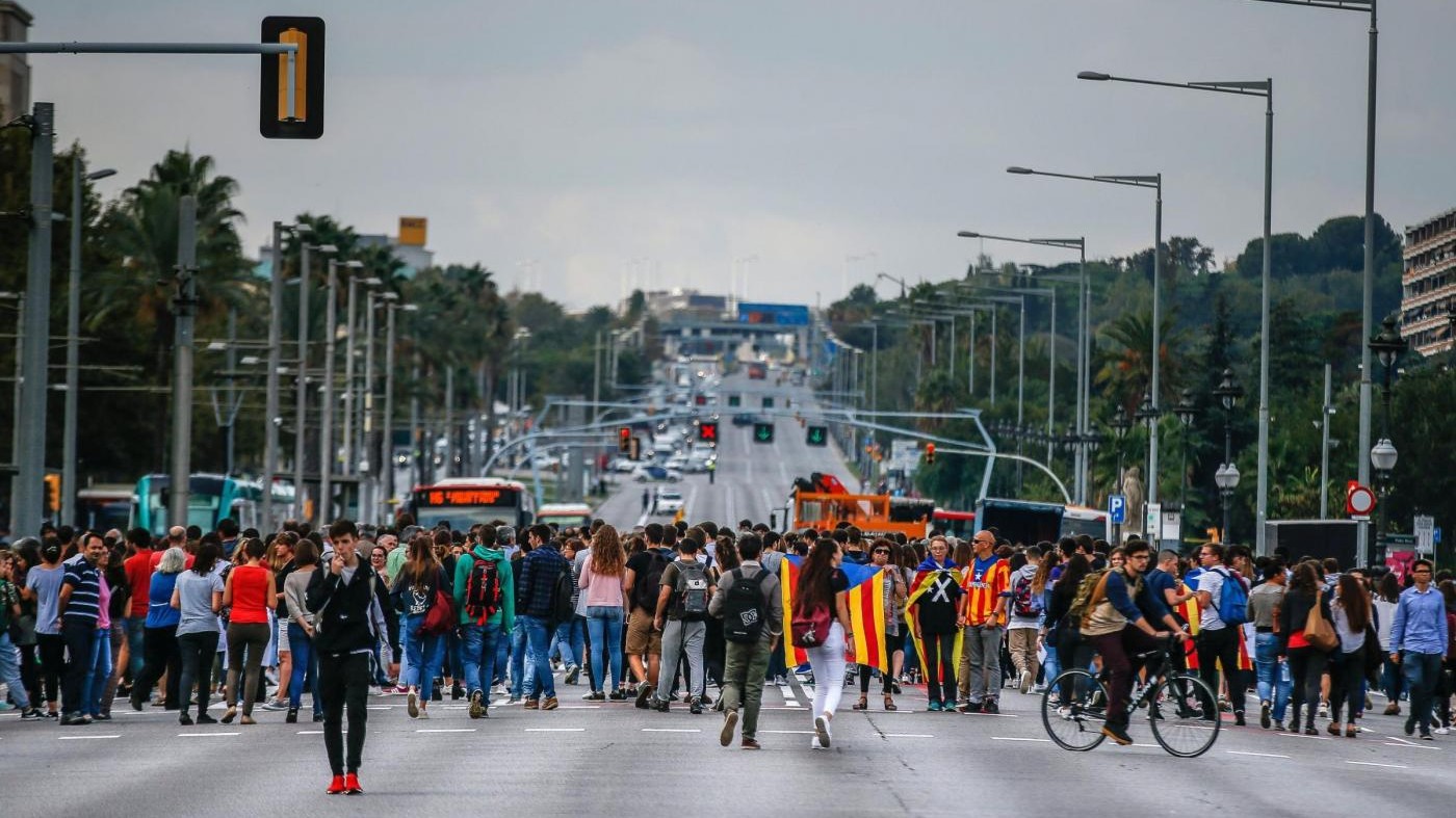 Catalogna ribadisce: “Dialogo”. Proteste contro l’arresto dei leader indipendentisti
