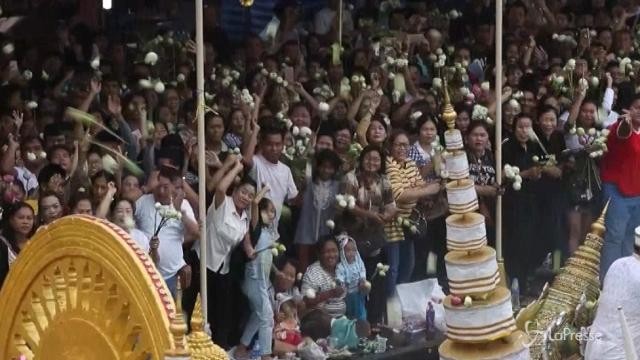 In Thailandia la celebre festa dei fiori di loto