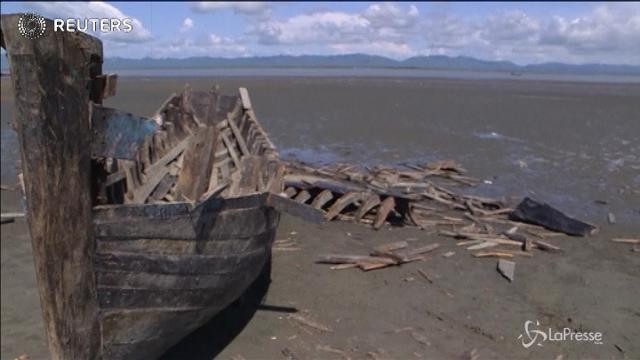 Bangladesh, distrutte barche degli scafisti che trasportano i Rohingya