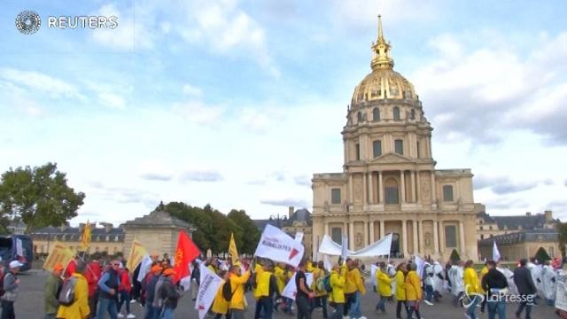 Francia, i tabaccai contro l’aumento del prezzo del tabacco