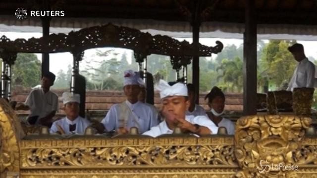 Indonesia, i preparativi per le festa della luna piena