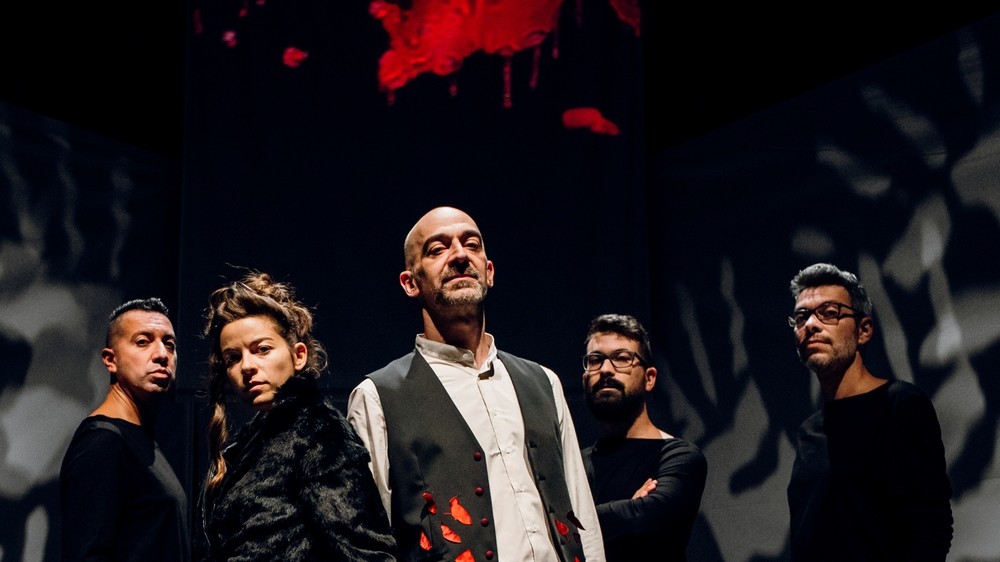Teatro, in scena a Torino ‘Dracula’ con dieci canzoni dei Perturbazione