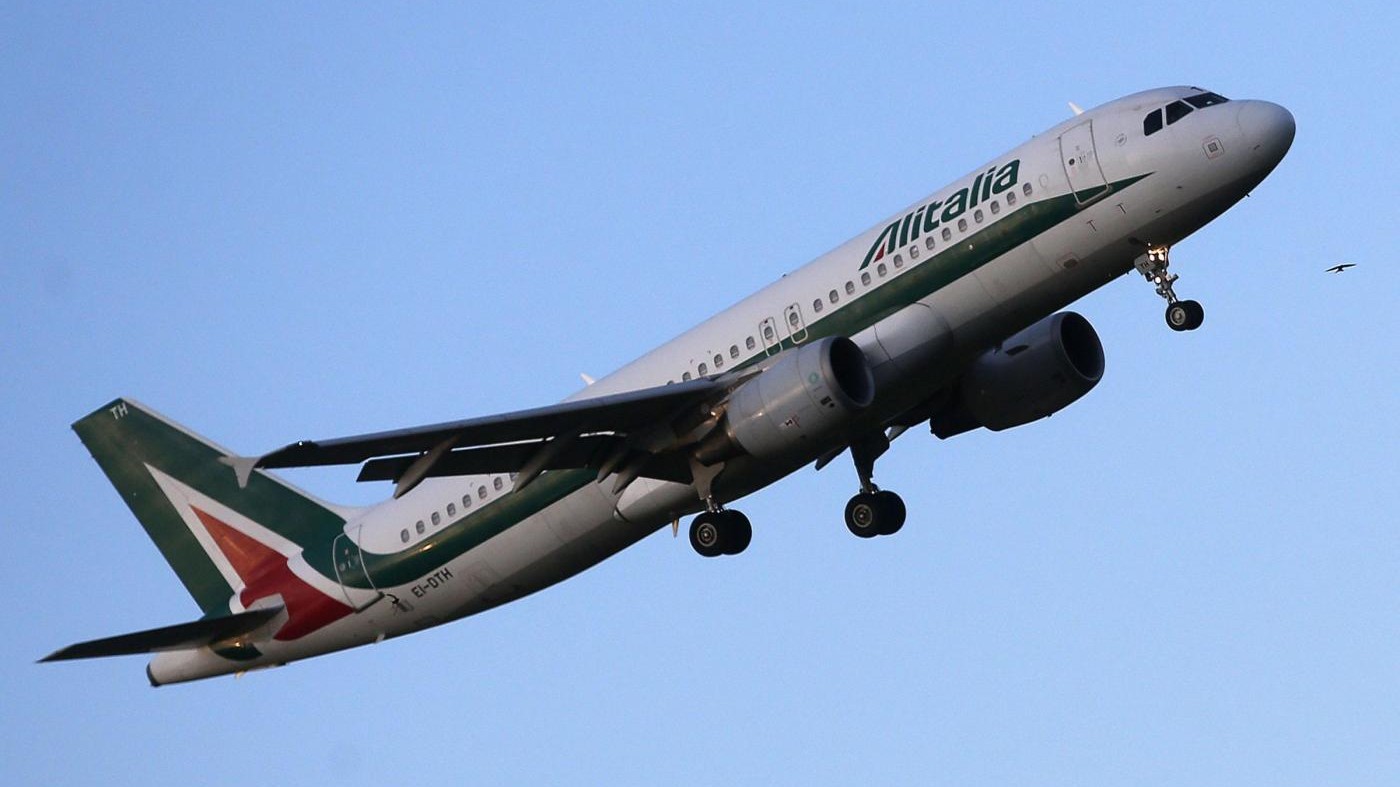 Alitalia chiede nuova cassa integrazione per 1.800 dipendenti
