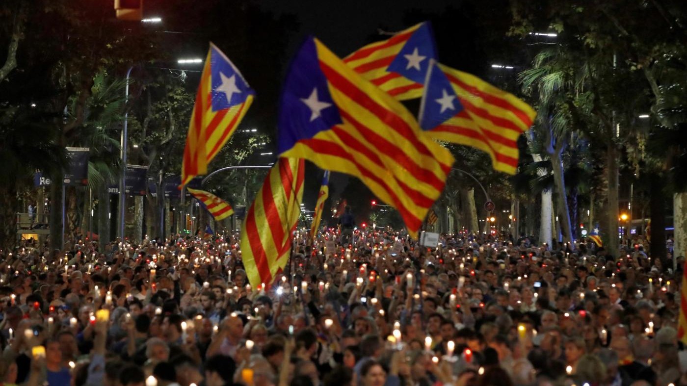 Catalogna affronta ultimatum. Rajoy: “Puigdemont mostri buonsenso”