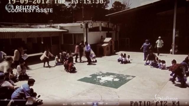 Messico, l’evacuazione delle scuole durante il terremoto