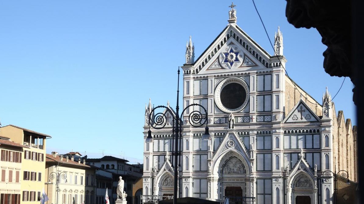 Firenze, cade pietra basilica Santa Croce: muore turista spagnolo