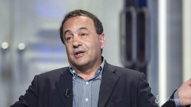 VIDEO Indagato il sindaco di Riace per la gestione dei migranti
