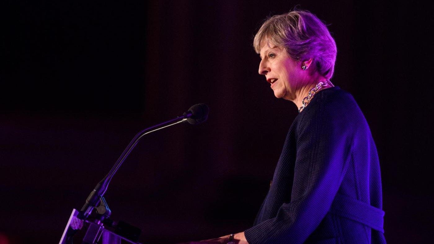 Brexit, May spinge su diritti cittadini Ue. E promette: “Resterete in Gb”