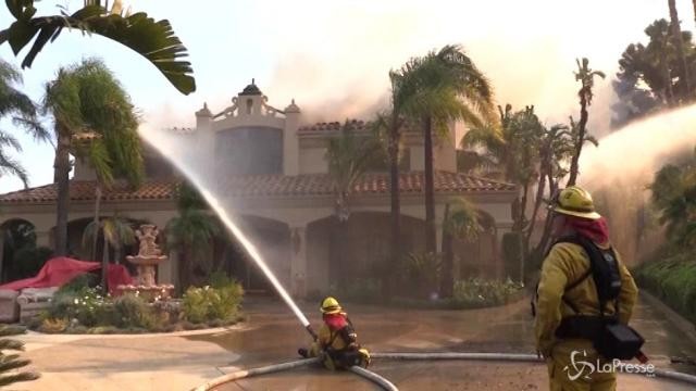 California: vasti incendi, almeno 10 morti