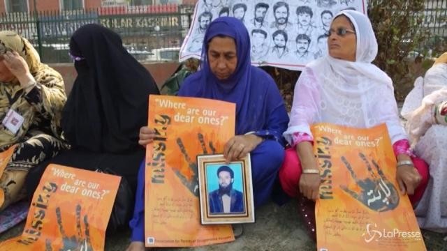 India, la protesta silenziosa dei familiari di desaparecidos musulmani