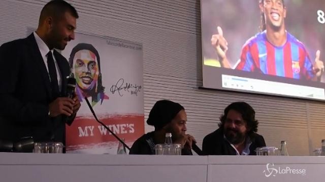 Ronaldinho a Lecce per il vino che porta il suo nome