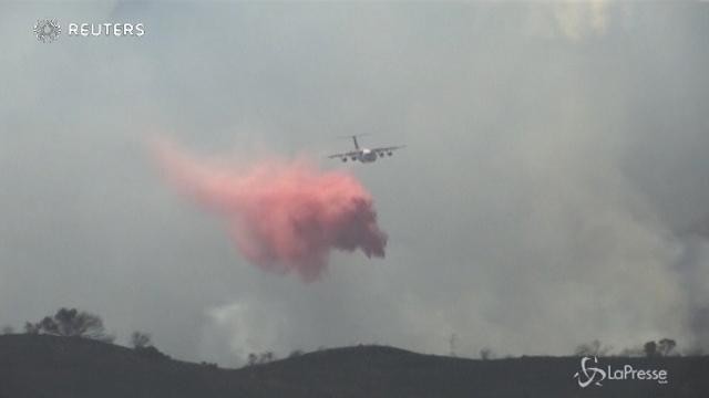 California, contea di Orange County devastata dalle fiamme