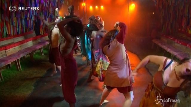 Il musical “Hair” adattato tempi di Trump