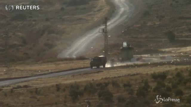 Convoglio dell’esercito turco varca la frontiera con la Siria