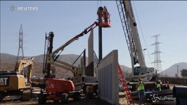 Prosegue la costruzione di prototipi per il muro tra Usa e Messico