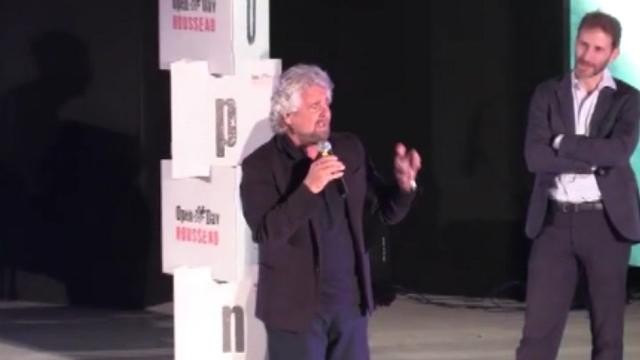VIDEO Grillo ironizza: Ho intestato polizze a sindachina Raggi, lei non lo sa