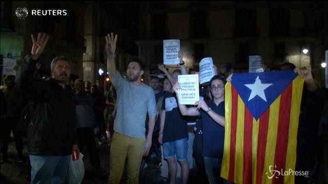 Barcellona, proteste dopo l’arresto dei leader catalani