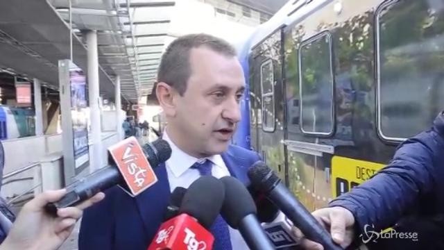 Rosato e Delrio in stazione per prendere il treno Destinazione Italia