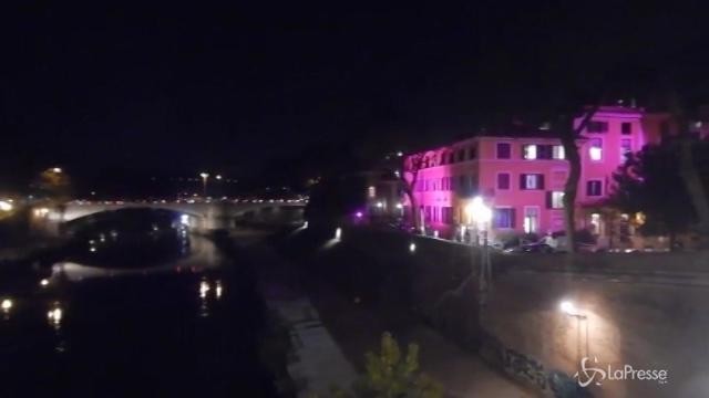 Roma: il Fatebenefratelli si colora di rosa contro il cancro al seno