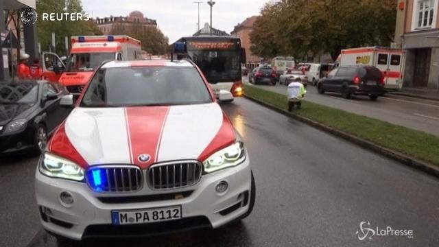 Monaco di Baviera: accoltella passanti, caccia all’uomo