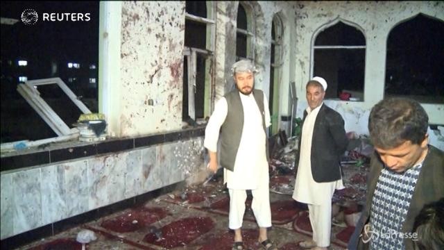 Kabul, Isis rivendica attacco a moschea