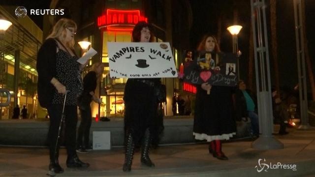 Los Angeles, la passeggiata dei vampiri per omaggiare Tom Petty